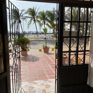 Habitación I frente a la playa ( Bocagrande )